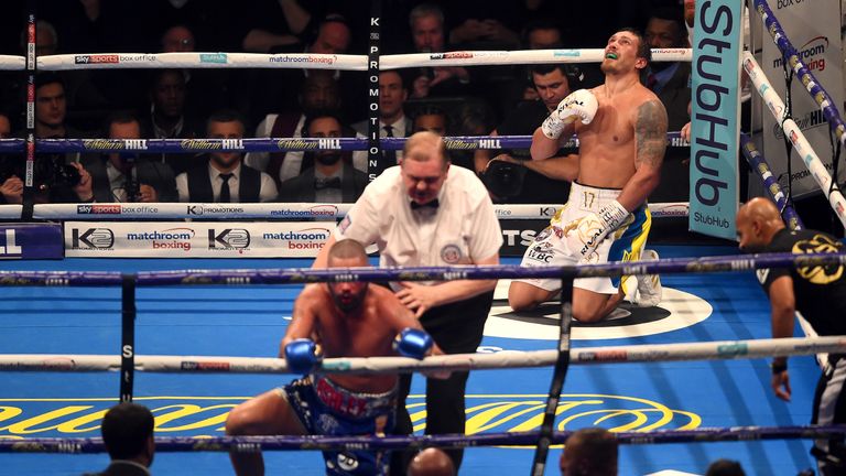  during the WBC, WBA, WBO, IBF & Ring Magazine World Cruiserweight Title Fight between Oleksandr Usyk and Tony Bellew at Manchester Arena on November 10, 2018 in Manchester, England.