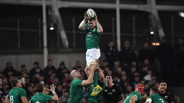 DUBLIN, IRELAND - NOVEMBER 17: Peter O'Mahony of Ireland catches a line out ball during the International Friendly rugby match between Ireland and New Zealand on November 17, 2018 in Dublin, Ireland. (Photo by Charles McQuillan/Getty Images)