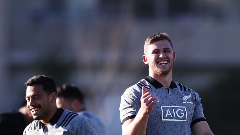 Flanker Dalton Papalii (right) is one of two debutants in New Zealand&#39;s starting line-up against Japan