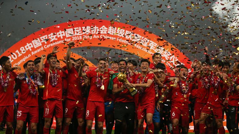 Shanghai Shenua ended Guangzhou Evergrande's seven-year winning streak in the Chinese Super League
