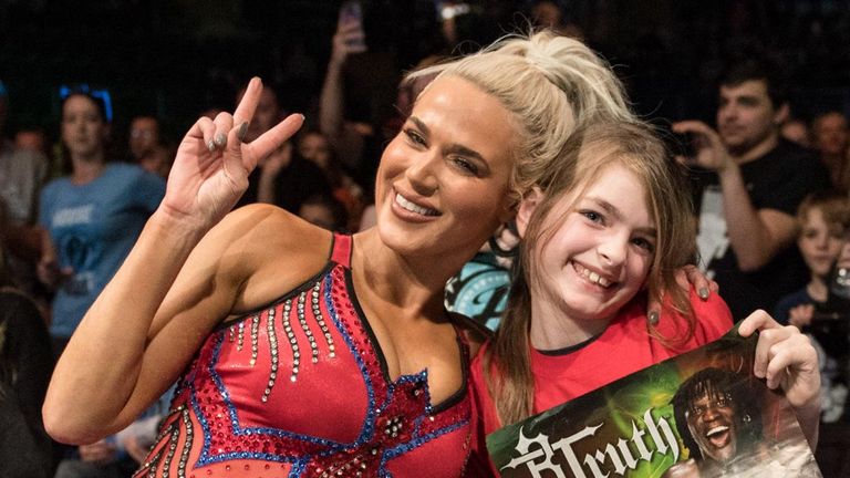 WWE's recent visit to the UK proved their fans do not judge male and female wrestlers any differently