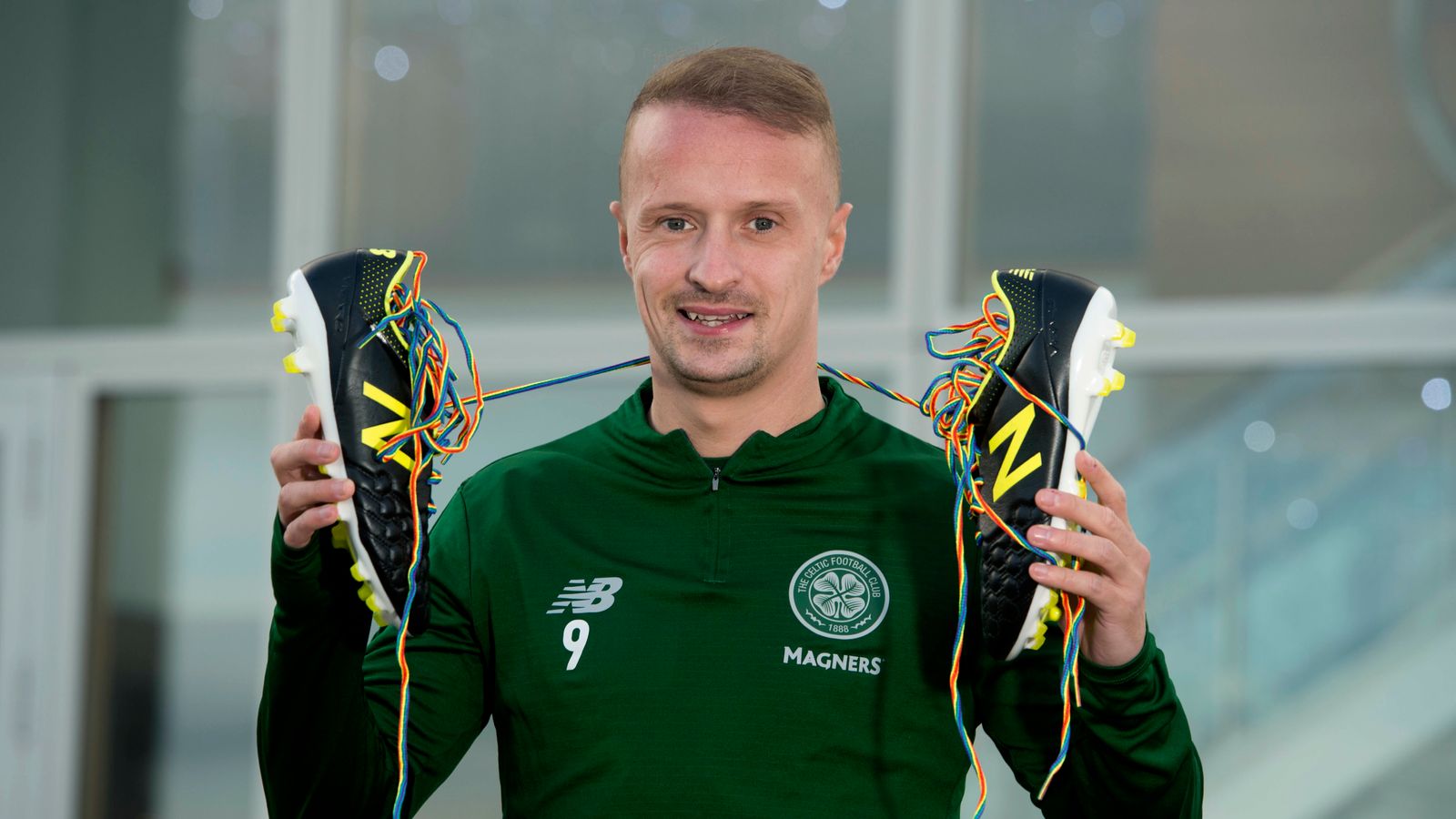 Download Celtic and Rangers show their support for Rainbow Laces ...