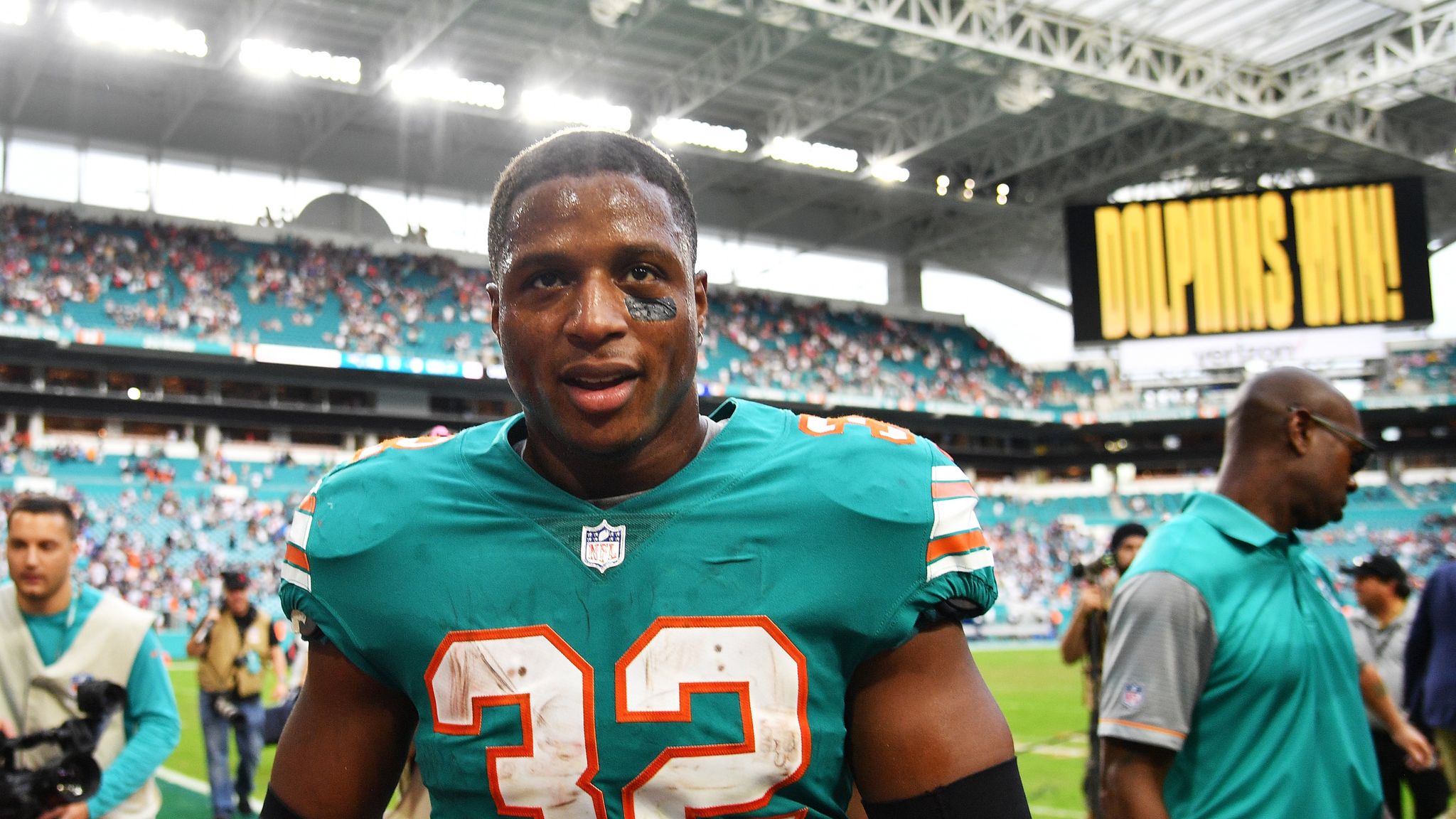 WATCH: Miami Dolphins' last-minute game-winning miracle touchdown