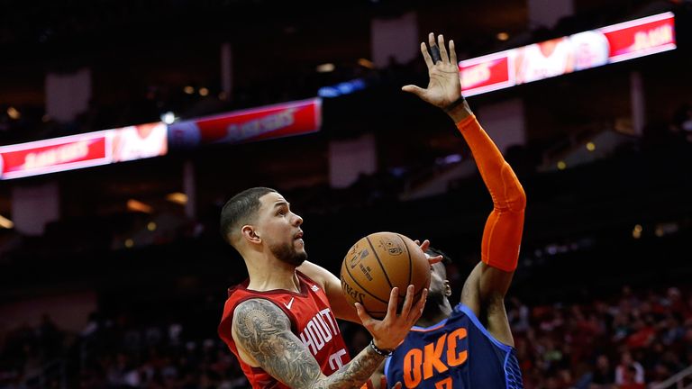 Austin Rivers scored 10 points on his Rockets debut