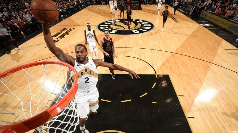 Kawhi Leonard scores with a breakaway dunk