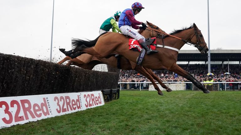 La Bague Au Roi clears the last in a thrilling Kauto Star