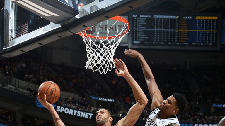 Rudy Gobert attacks the basket against San Antonio