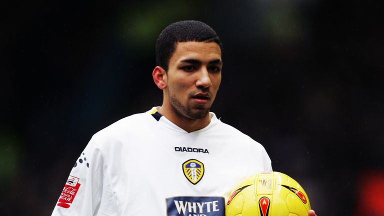 LEEDS, ENGLAND - FEBRUARY 26:  Aaron Lennon of Leeds United in action during the Coca-Cola Championship match between Leeds United and West Ham United at Elland Road on February 26, 2005 in Leeds, England.  (Photo by Gary M.Prior/Getty Images) *** Local Caption *** Aaron Lennon