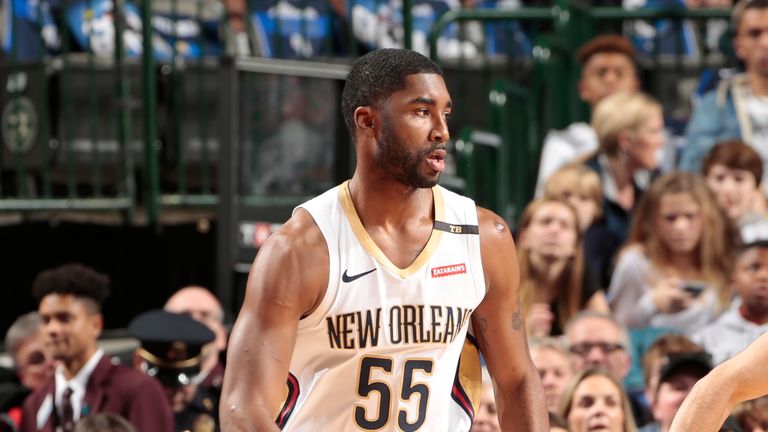 Pelicans v Mavericks