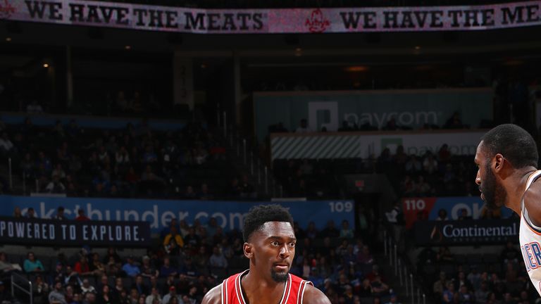 Chicago Bulls' Bobby Portis dribbles the ball during the game against the Oklahoma City Thunder