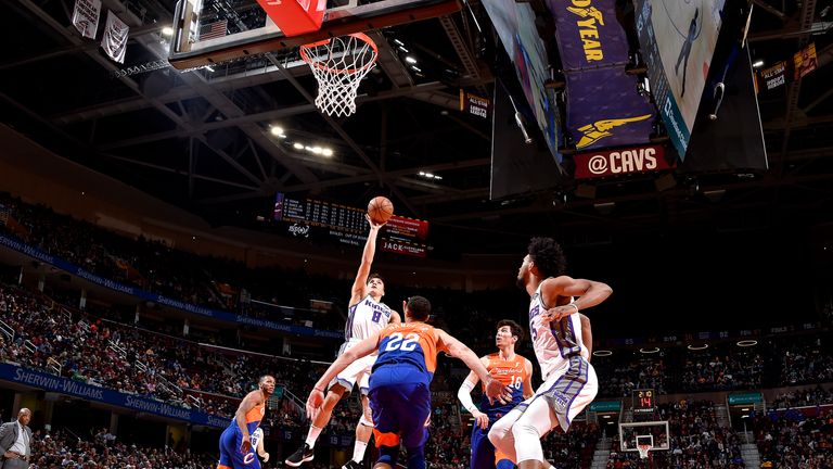 Bogdan Bogdanovic of the Sacramento Kings shoots the ball against the Cleveland Cavaliers on December 7, 2018 at Quicken Loans Arena in Cleveland, Ohio. NOTE TO USER: User expressly acknowledges and agrees that, by downloading and/or using this Photograph, user is consenting to the terms and conditions of the Getty Images License Agreement. Mandatory Copyright Notice: Copyright 2018 NBAE (Photo by David Liam Kyle/NBAE via Getty Images)