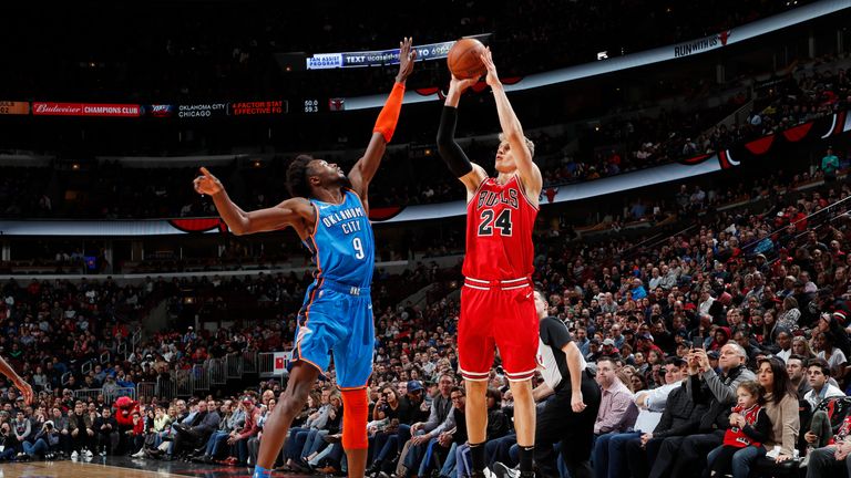 Lauri Markkanen of the Chicago Bulls shoots the ball against the Oklahoma City Thunder on December 7, 2018 