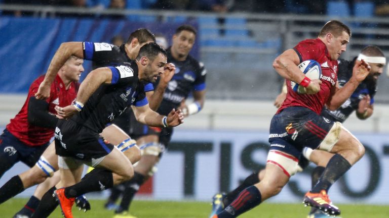 CJ Stander goes on the charge at the Pierre Fabre Stadium