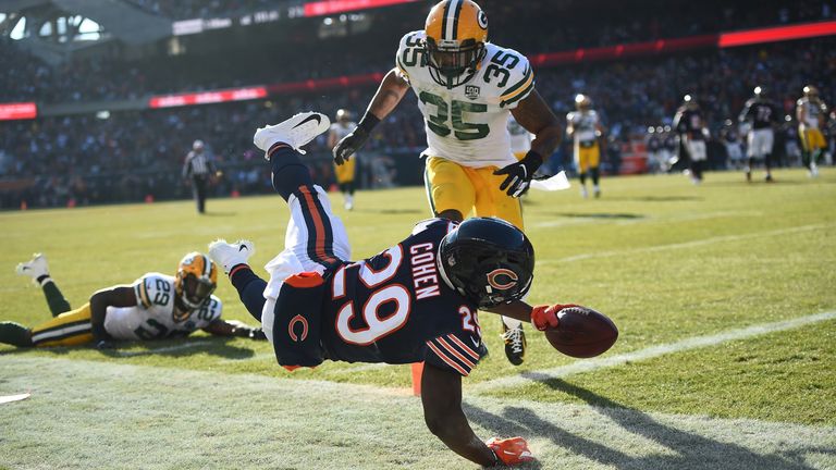 CHICAGO, IL - DECEMBER 16:  Tarik Cohen #29 of the Chicago Bears scores a touchdown in the second quarter against the Green Bay Packers at Soldier Field on December 16, 2018 in Chicago, Illinois.  (Photo by Stacy Revere/Getty Images)