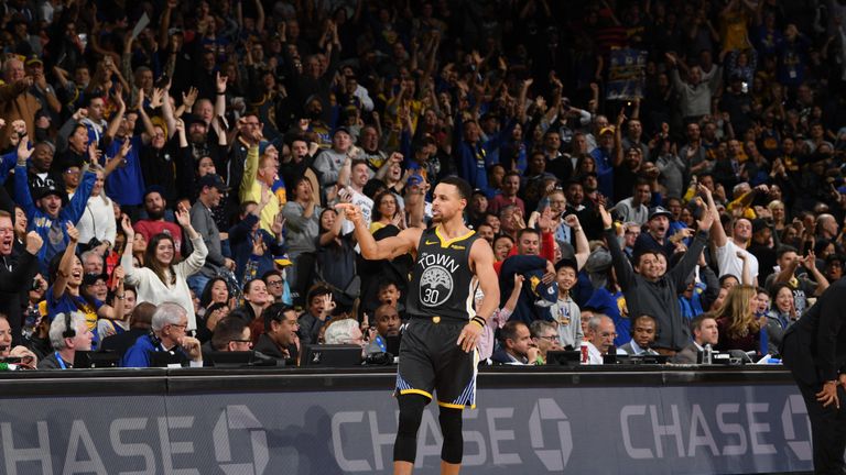 OAKLAND, CA - DECEMBER 23: Stephen Curry #30 of the Golden State Warriors celebrates during a game against the LA Clippers on December 23, 2018 at ORACLE Arena in Oakland, California. NOTE TO USER: User expressly acknowledges and agrees that, by downloading and or using this photograph, user is consenting to the terms and conditions of Getty Images License Agreement. Mandatory Copyright Notice: Copyright 2018 NBAE (Photo by Noah Graham/NBAE via Getty Images)