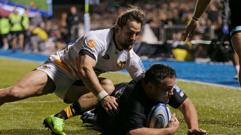 Jamie George scoring for Premiership leaders Saracens against Wasps earlier this month