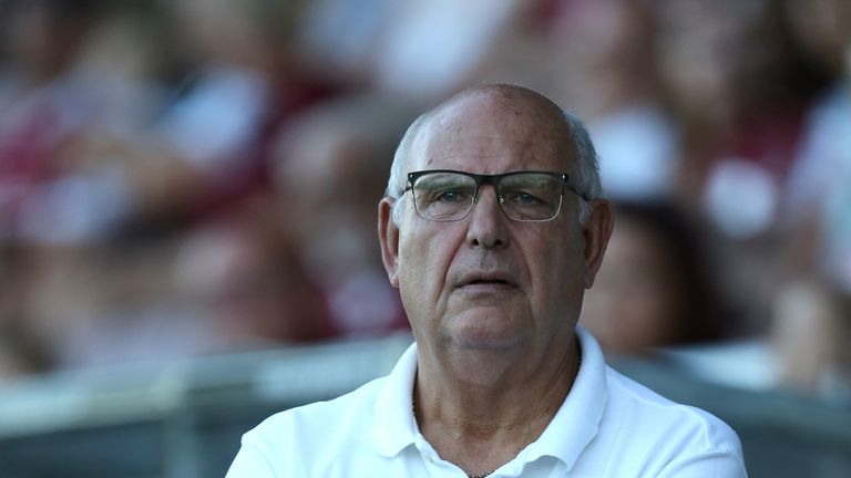 John Still steps down as Barnet boss 