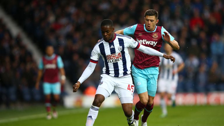 during the Barclays Premier League match between West Bromwich Albion and West Ham United at The Hawthorns on April 30, 2016 in West Bromwich, England.