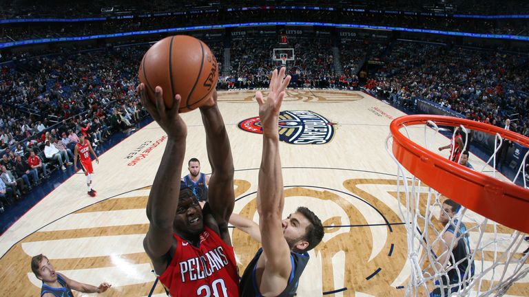 Julius Randle #30 of the New Orleans Pelicans dunks the ball against the Dallas Mavericks on December 5, 2018 at the Smoothie King Center in New Orleans, Louisiana.