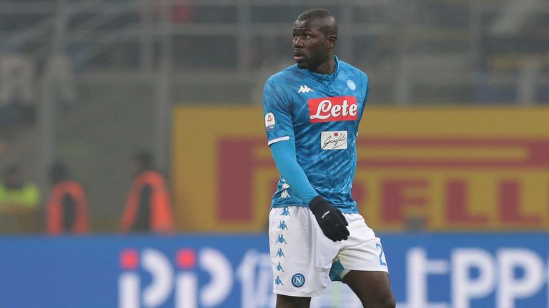 MILAN, ITALY - DECEMBER 26:  Kalidou Koulibaly of SSC Napoli leaves the field after receiving a red card during the Serie A match between FC Internazionale and SSC Napoli at Stadio Giuseppe Meazza on December 26, 2018 in Milan, Italy.  (Photo by Emilio Andreoli/Getty Images) *** Local Caption *** Kalidou Koulibaly