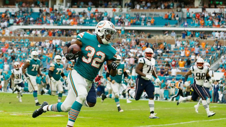 at Hard Rock Stadium on December 9, 2018 in Miami, Florida.