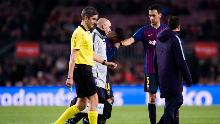 Malcom comes off injured for Barcelona against Cultural Leonesa