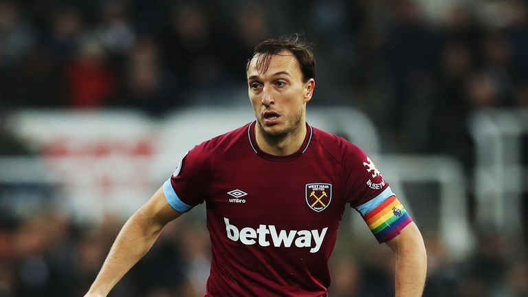 NEWCASTLE UPON TYNE, ENGLAND - DECEMBER 01: Mark Noble of West Ham United  controls the ball during the Premier League match between Newcastle United and West Ham United at St. James Park on December 1, 2018 in Newcastle upon Tyne, United Kingdom. (Photo by Ian MacNicol/Getty Images)
