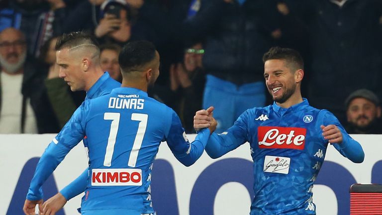 Dries Mertens celebrates his decisive strike in Napoli's win over Bologna