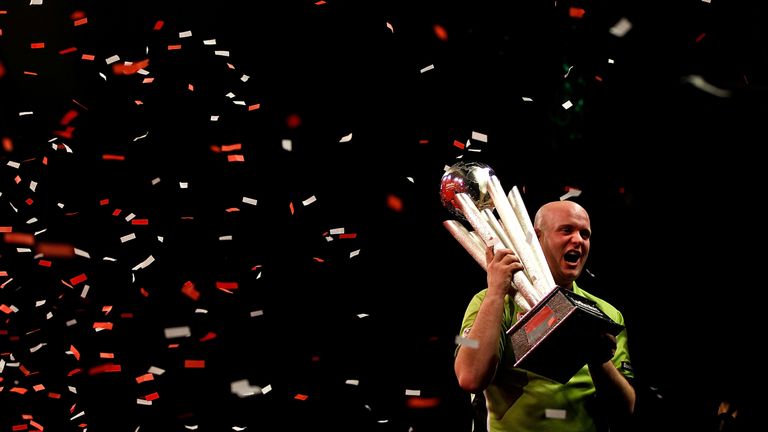 during the final of the Ladbrokes.com World Darts Championships at Alexandra Palace on January 1, 2014 in London, England. (Photo by Ben Hoskins/Getty Images)