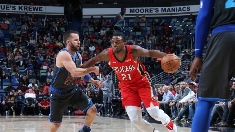 NEW ORLEANS, LA - DECEMBER 5: Darius Miller #21 of the New Orleans Pelicans handles the ball against the Dallas Mavericks on December 5, 2018 at the Smoothie King Center in New Orleans, Louisiana. NOTE TO USER: User expressly acknowledges and agrees that, by downloading and or using this Photograph, user is consenting to the terms and conditions of the Getty Images License Agreement. Mandatory Copyright Notice: Copyright 2018 NBAE (Photo by Layne Murdoch Jr./NBAE via Getty Images)