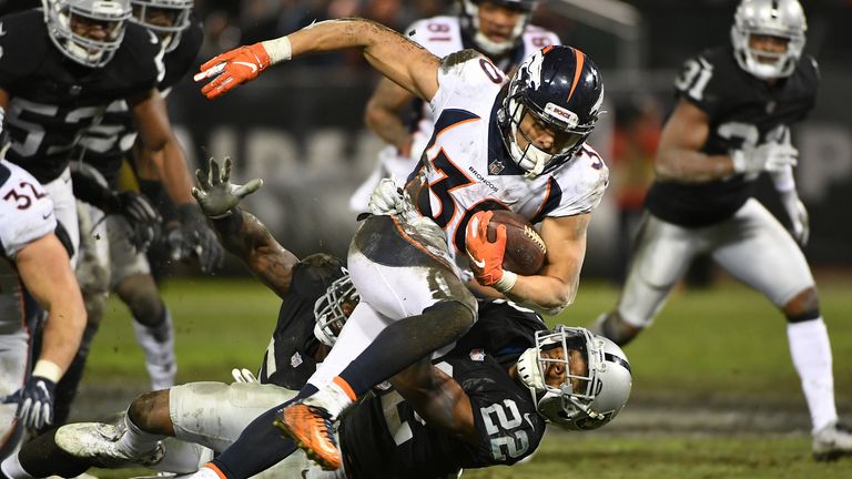 Raiders win possible final game in Oakland vs. Broncos