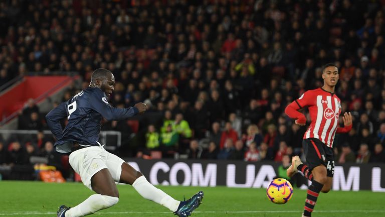Romelu Lukaku scores for Manchester United