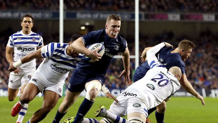 Rory O'Loughlin  breaks for Leinster