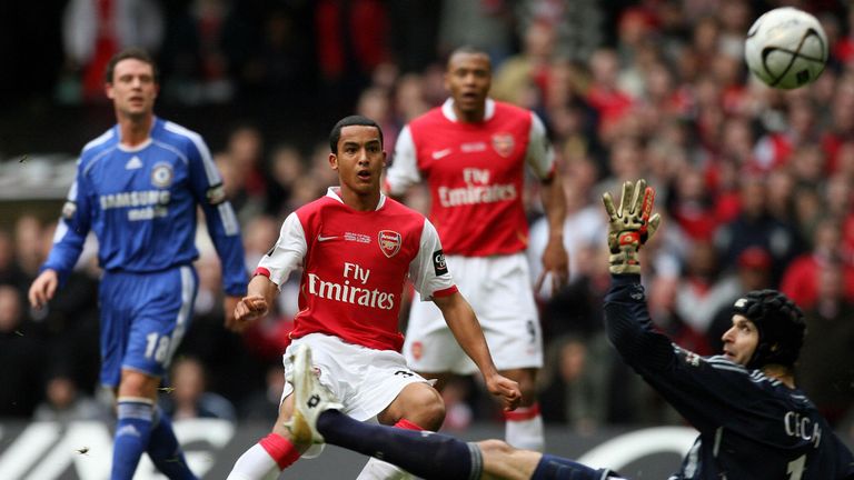 Theo Walcott scores for Arsenal against Chelsea in the League Cup final in 2007