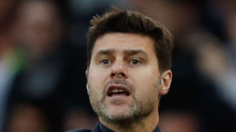 Tottenham Hotspur&#39;s Argentinian head coach Mauricio Pochettino gestures on the touchline during the English Premier League football match between Arsenal and Tottenham Hotspur at the Emirates Stadium in London on December 2, 2018