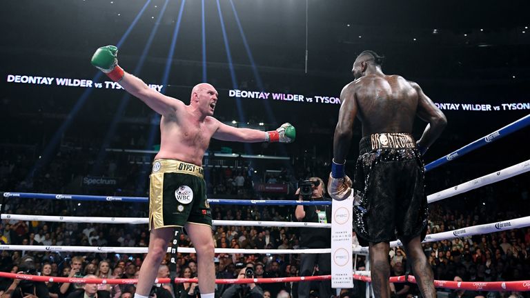 LOS ANGELES, CA - DECEMBER 01:  Tyson Fury taunts Deontay Wilder fighting to a draw during the WBC Heavyweight Champioinship at Staples Center on December 1, 2018 in Los Angeles, California.  (Photo by Harry How/Getty Images)