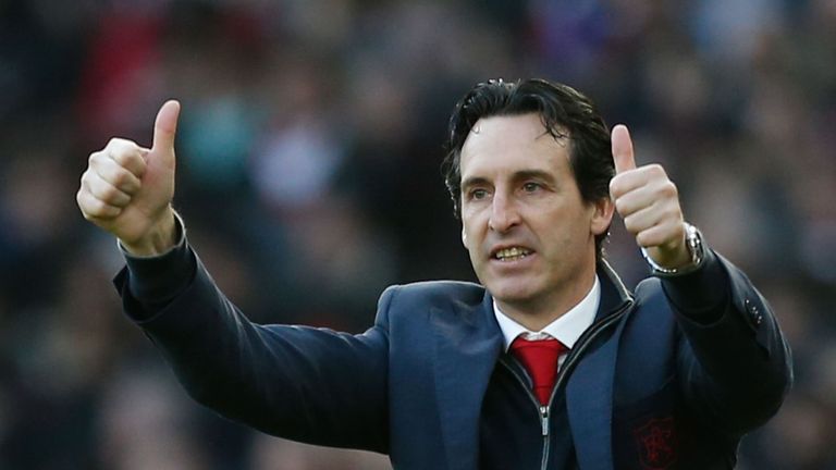 Unai Emery gives the thumb up with Arsenal in front against Burnley