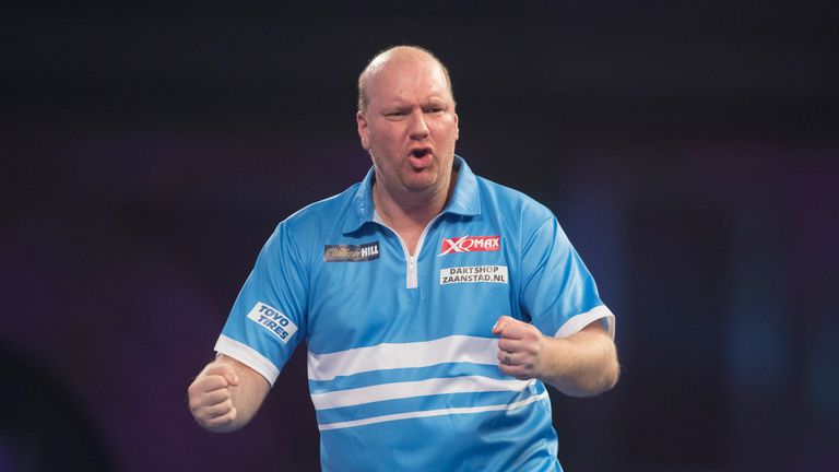 Van der Voort upset Darren Webster in the second round