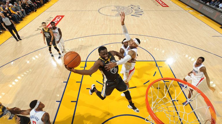 OAKLAND, CA - DECEMBER 23: Draymond Green #23 of the Golden State Warriors shoots the ball against the LA Clippers on December 23, 2018 at ORACLE Arena in Oakland, California. NOTE TO USER: User expressly acknowledges and agrees that, by downloading and or using this photograph, user is consenting to the terms and conditions of Getty Images License Agreement. Mandatory Copyright Notice: Copyright 2018 NBAE (Photo by Noah Graham/NBAE via Getty Images)