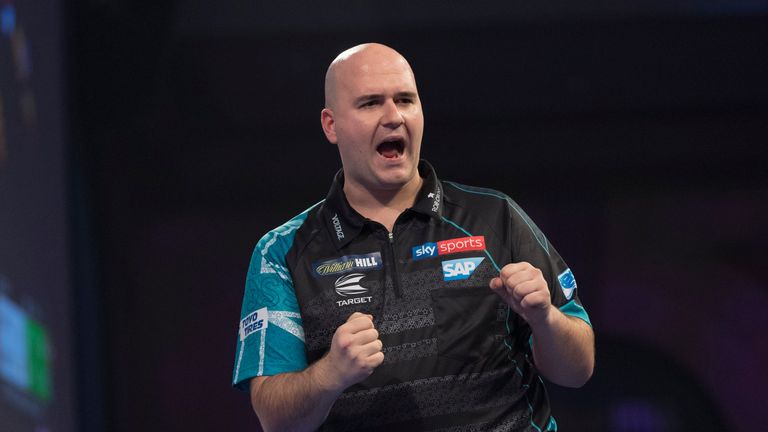 WILLIAM HILL WORLD DARTS CHAMPIONSHIP 2019.ALEXANDRA PALACE,.LONDON.PIC;LAWRENCE LUSTIG.ROUND 3.ROB CRSS V CRISTO REYES.ROB CROSS  IN ACTION