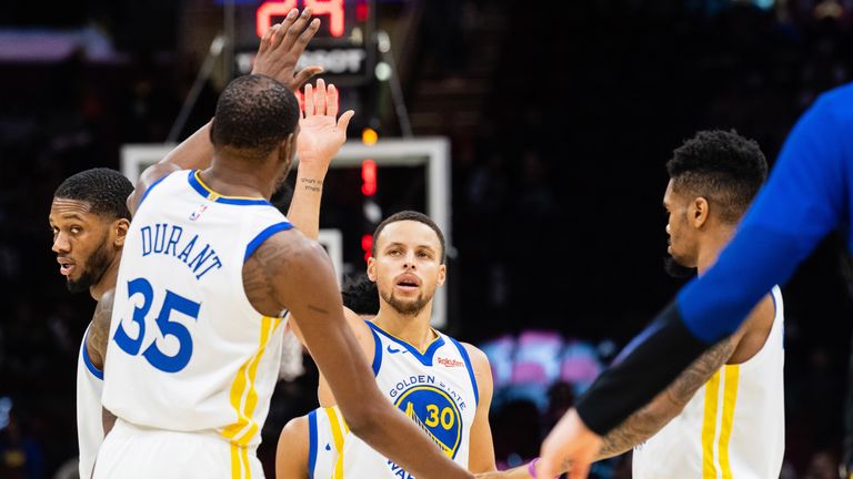 Stephen Curry's unselfish play makes things easier for his team-mates