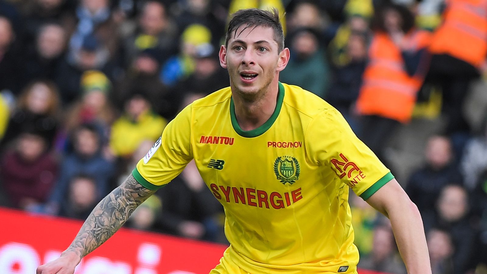 Nantes pay tribute to Emiliano Sala ahead of their first home match since his body was identified | Football News | Sky Sports