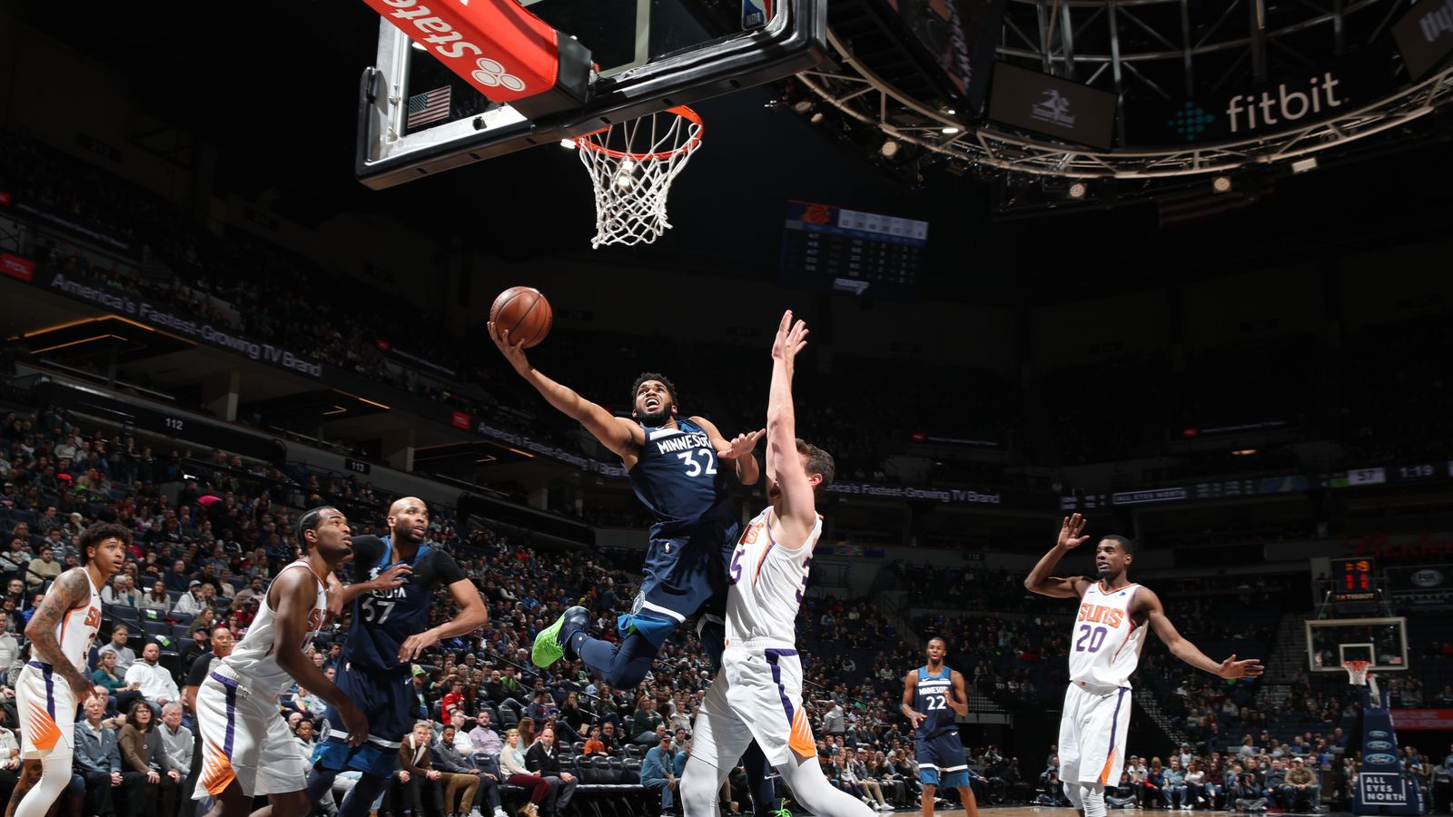 Karl-Anthony Towns dominates for Minnesota Timberwolves against Phoenix Suns ...1600 x 900