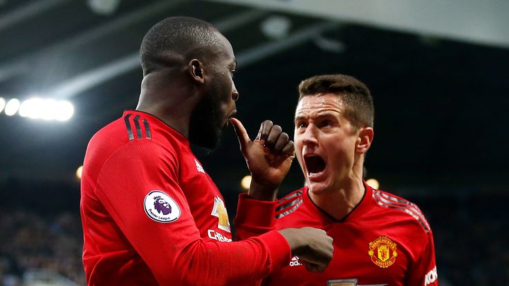 Romelu Lukaku celebrates his goal with Ander Herrera