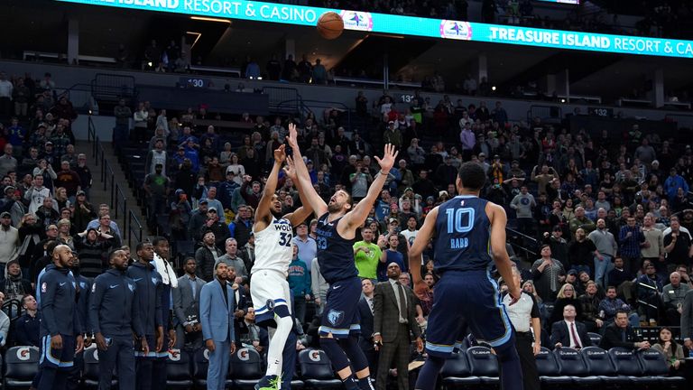 Karl-Anthony Towns fires his game-winning shot