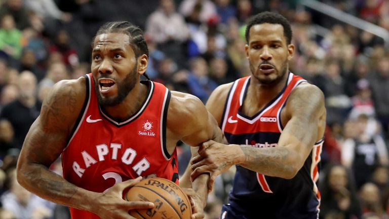 Kawhi Leonard attacks the Washington defense