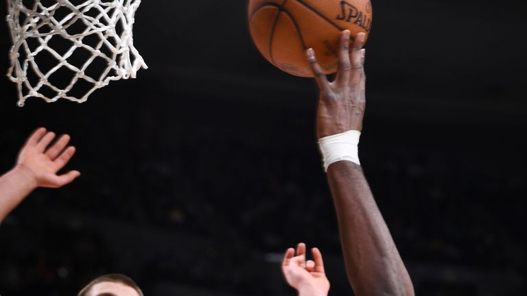 Nikola Jokic challenges Noah Vonleh