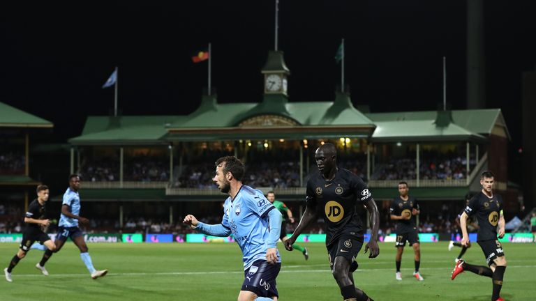 Adam Le Fondre in action for Sydney FC at the Sydney Cricket Ground