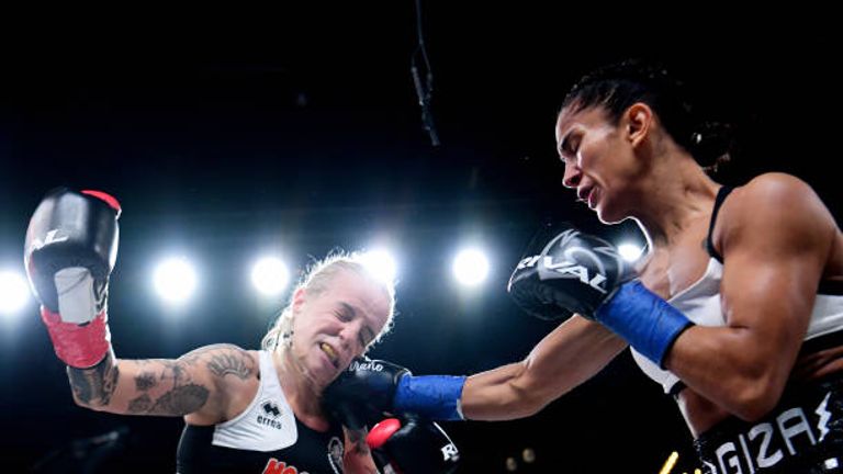 Amanda Serrano of the United States (right) punches Eva Voraberger of Austria during their WBO women's junior bantamweight title fight at The Hulu Theater at Madison Square Garden on January 18, 2019 in New York City. (Photo by Sarah Stier/Getty Images)