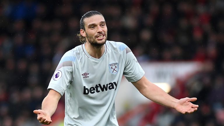 Andy Carroll showed his rustiness with a poor finish from close range